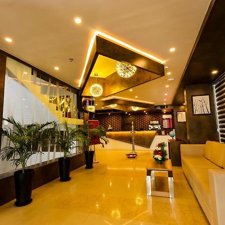 Dev Residency Hotel Thiruvananthapuram Buitenkant foto
