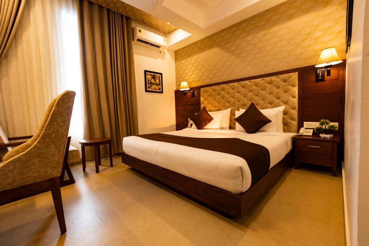Dev Residency Hotel Thiruvananthapuram Buitenkant foto