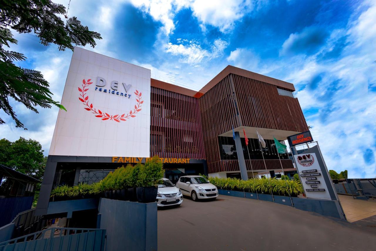 Dev Residency Hotel Thiruvananthapuram Buitenkant foto