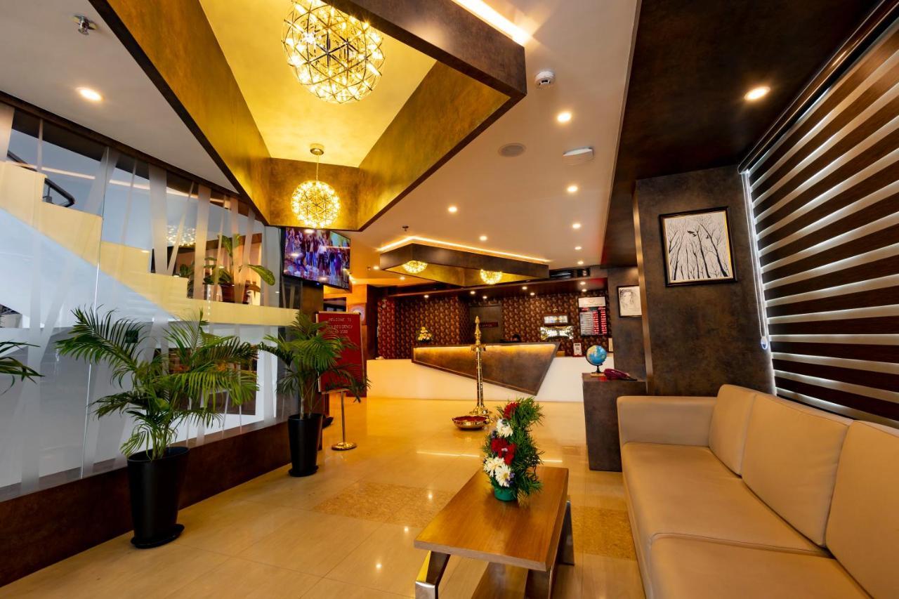 Dev Residency Hotel Thiruvananthapuram Buitenkant foto
