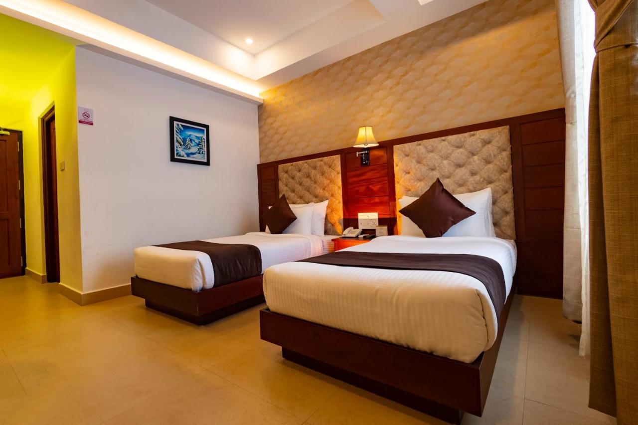 Dev Residency Hotel Thiruvananthapuram Buitenkant foto