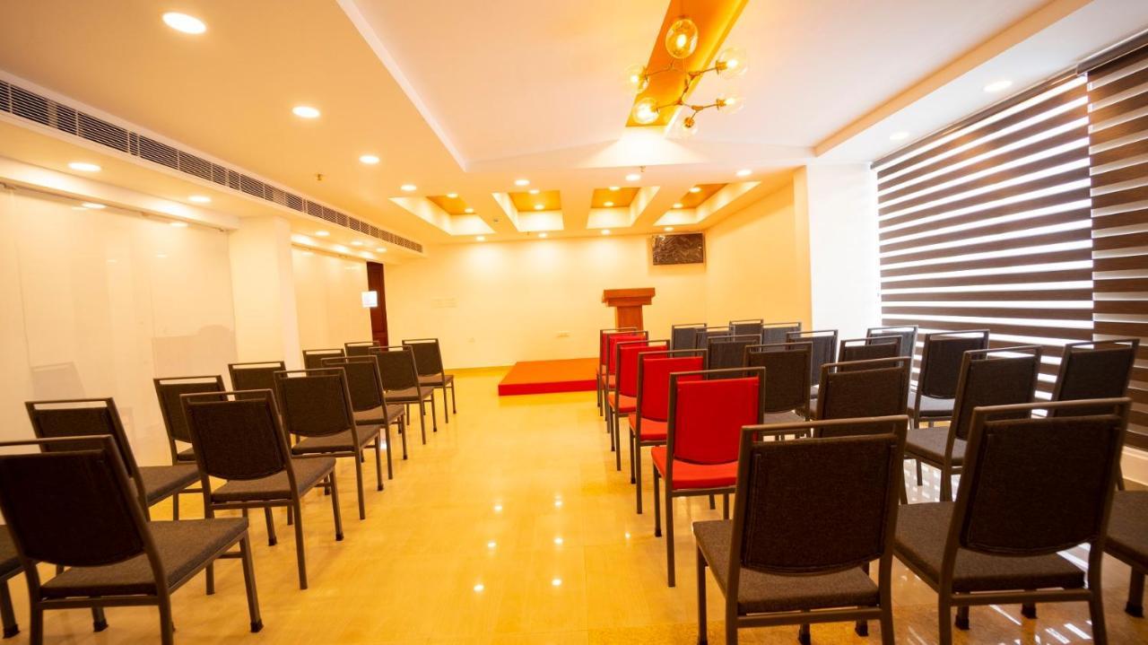 Dev Residency Hotel Thiruvananthapuram Buitenkant foto